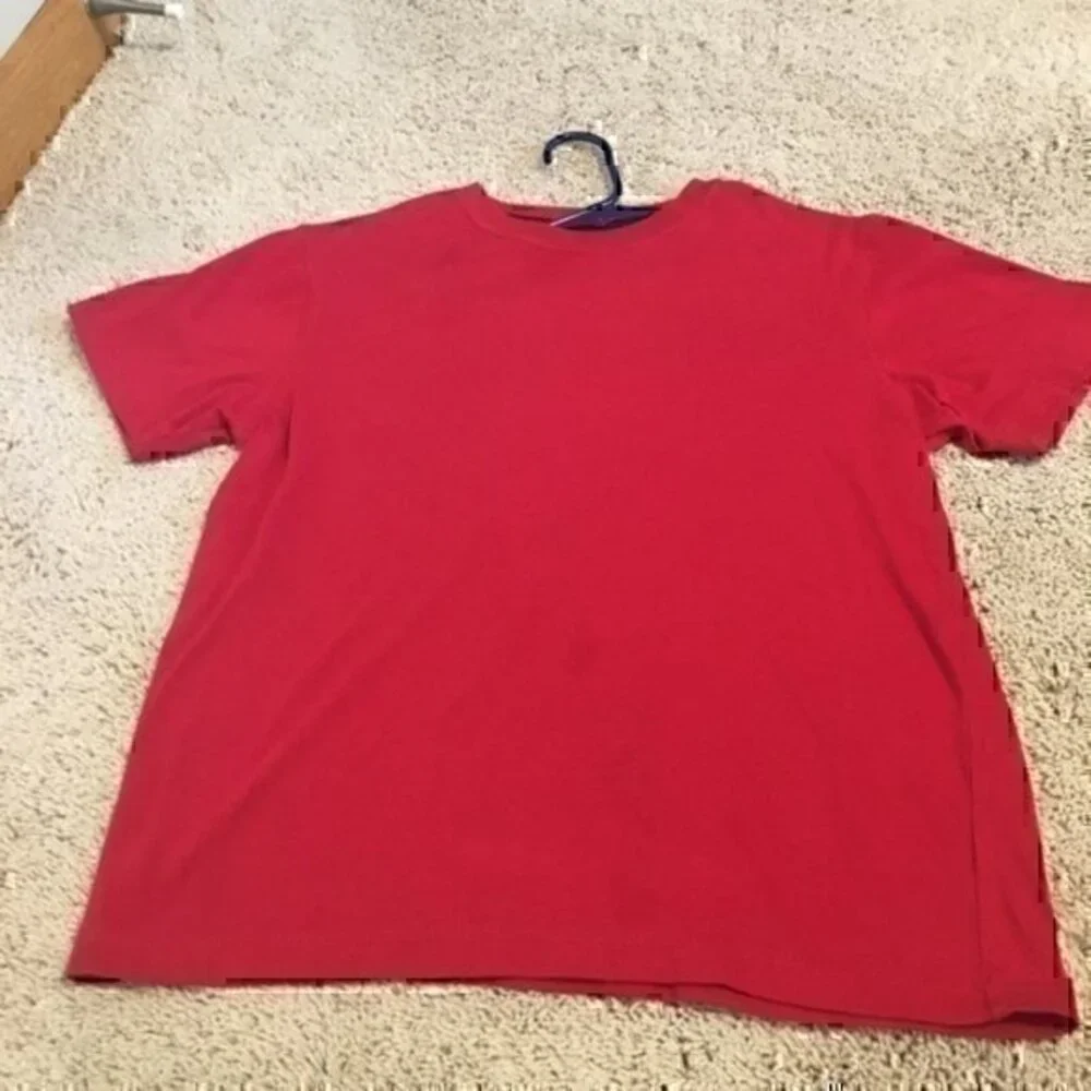 Boys size medium 8 Old Navy red T-shirt